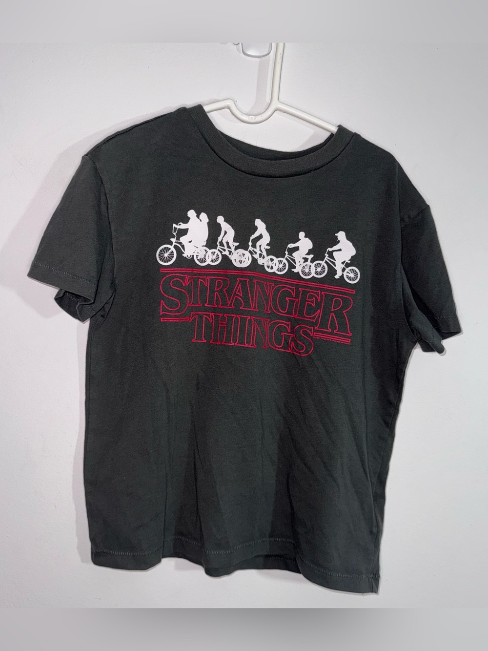 Gap Kids Stranger Things Netflix Graphic Tee Boys S 6-7 Gray Retro 80s